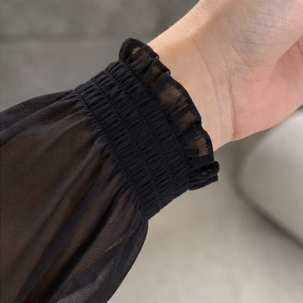 Emerald Button Blouse - Picture 5 of 6